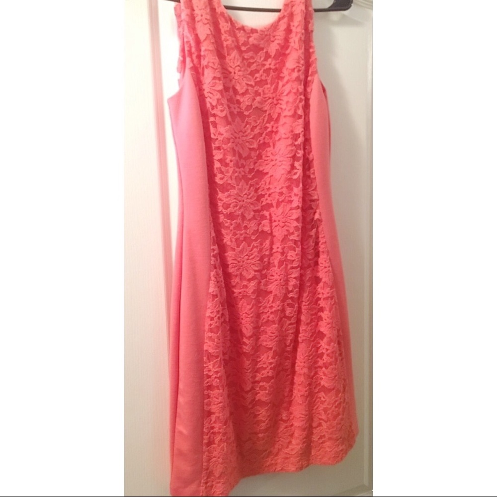 Medium form-fitting short dress.